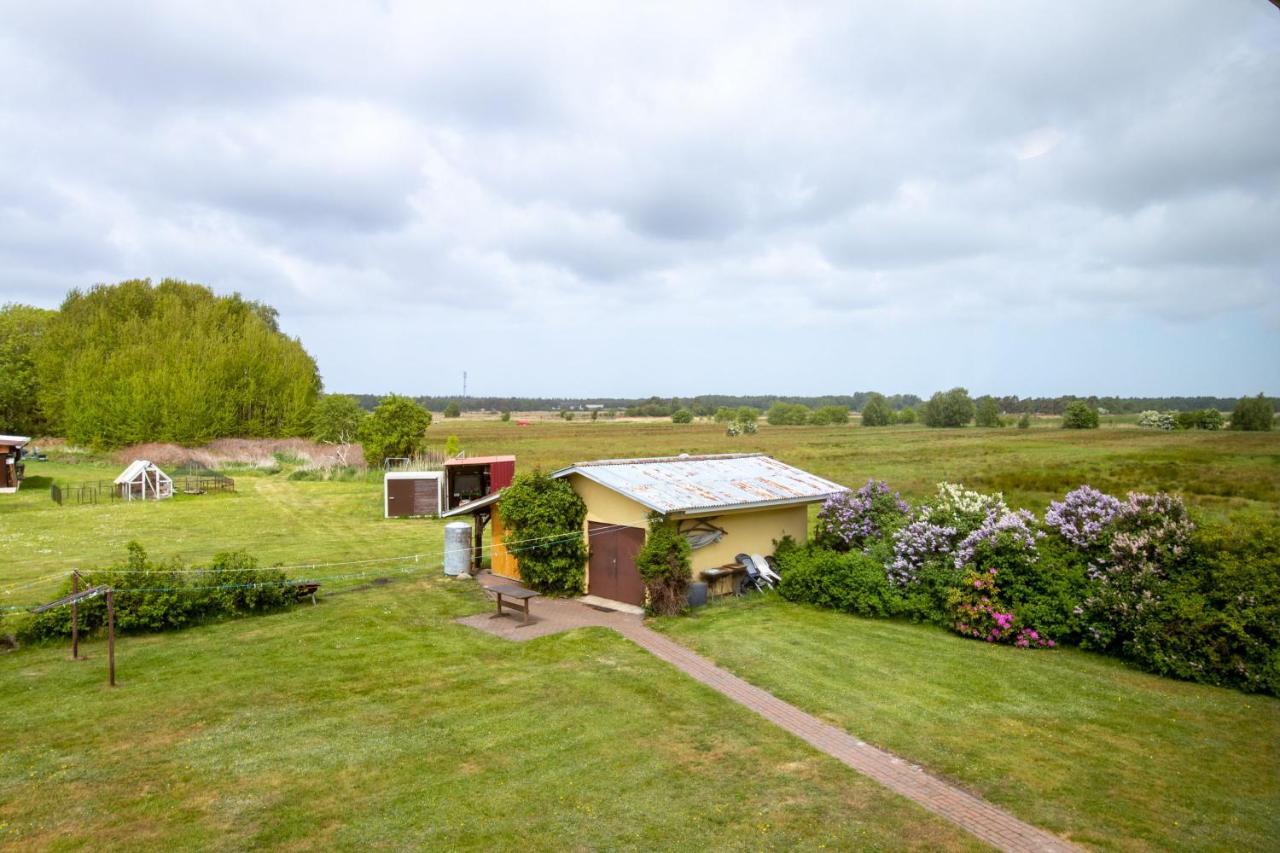 Urlaubs-Appartement Am Dorfrand Wieck Exteriör bild