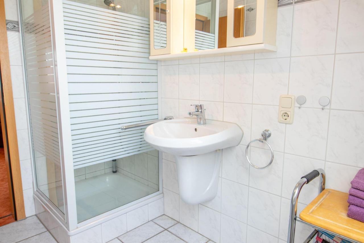 Urlaubs-Appartement Am Dorfrand Wieck Exteriör bild