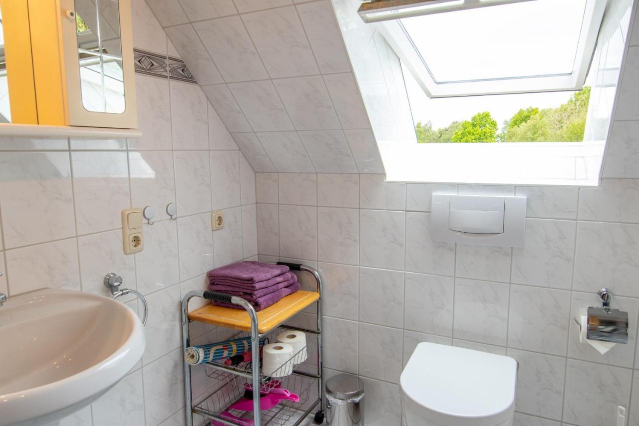 Urlaubs-Appartement Am Dorfrand Wieck Exteriör bild