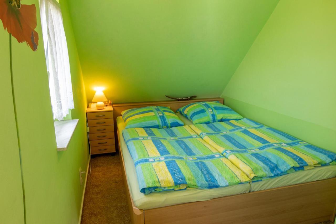 Urlaubs-Appartement Am Dorfrand Wieck Exteriör bild