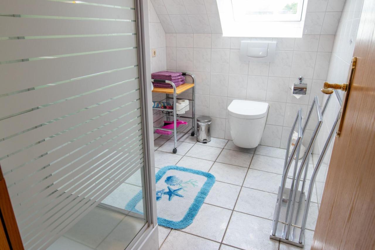 Urlaubs-Appartement Am Dorfrand Wieck Exteriör bild